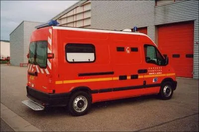 Ce vhicule est celui que l'on croise sur nos routes le plus souvent. On doit lui faciliter le passage. Quel est son acronyme ?