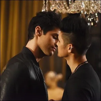 Où se fiancent-ils ?