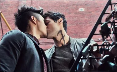 Qu'est-ce qui est marqué sur le cadenas ?