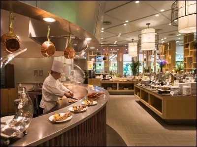 Quelle capitale a été consacrée "Capitale mondiale de la gastronomie" par le guide Michelin ?