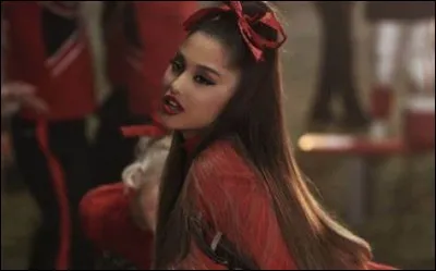 Avec combien de garçons est-elle sortie ?