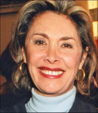 Qui est cette Sophie, chanteuse, animatrice de radio et télévision ?