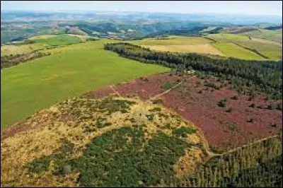 Dans quel département se trouvent les hauteurs du Levézou ?