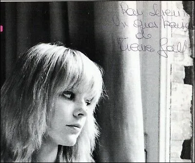 Cette dédicace est-elle vraie ?
 (observation attentive si vous êtes bien fan)