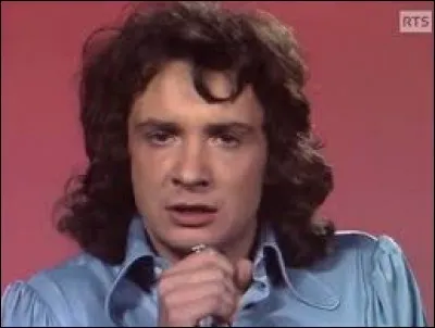 Michel Sardou évoque ''Danton'' qui était avocat aux Conseils du roi avant la Révolution. Qu'aurait-il fait graver sur une plaque de cuivre s'il avait eu un bureau pour accueillir sa clientèle ?