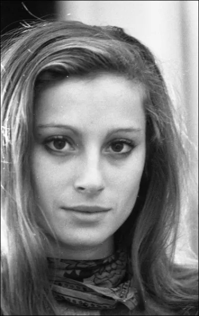 Qui a fait allusion à la ''Chanson sur ma drôle de vie'' de Véronique Sanson dans son album ''Lequel de nous'' en 2012 ?