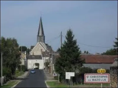 Nous sommes dans le Centre-Val-de-Loire, &agrave; l'entr&eacute;e de Saint-Christophe-en-Bazelle. Commune de la r&eacute;gion naturelle du Boischaut Nord, elle se situe dans le d&eacute;partement ...