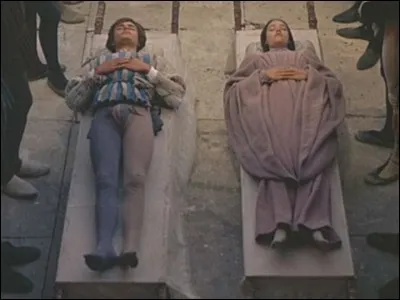 Dans la tragédie ''Roméo et Juliette'' , qui meurt le premier ?