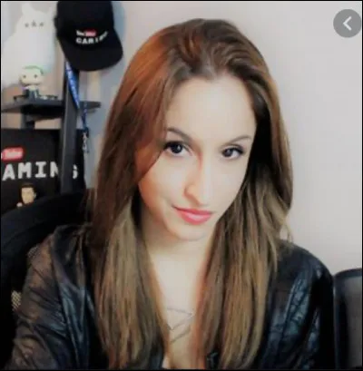 Qui est cette youtubeuse ?