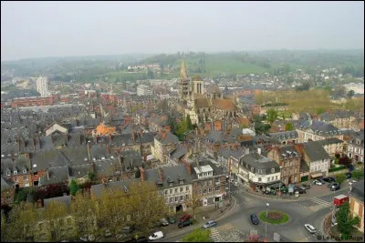 De quel d&eacute;partement Lisieux est-elle une sous-pr&eacute;fecture ?