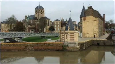 De quel d&eacute;partement Alen&ccedil;on est-elle la pr&eacute;fecture ?