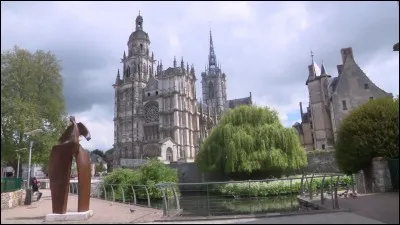 De quel d&eacute;partement Evreux est-elle la pr&eacute;fecture ?