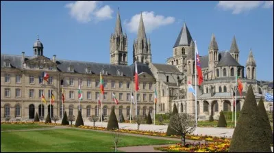 De quel d&eacute;partement Caen est-elle la pr&eacute;fecture ?