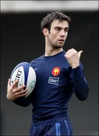 Combien de points a mis Morgan Parra lors du match France-Irlande au tournoi des 6 nations 2010?