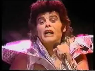 ''Rock and Roll'' est un titre de Gary Glitter. Quel oiseau de la basse-cour n'est pas cité dans la comptine ''Rock 'n' Roll des Gallinacés'' ?