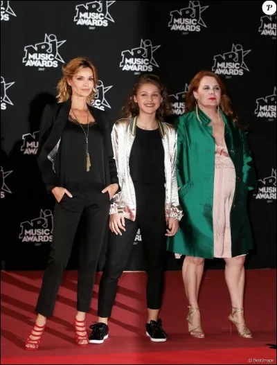 Comment s'appelle le premier générique que Lou a fait ?