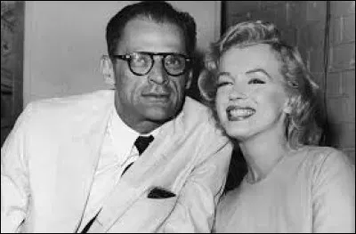 Ce dramaturge, écrivain et essayiste américain est l'auteur d'un grand nombre de pièces de théâtre dont Les Sorcières de Salem (The Crucible) et Mort d'un commis voyageur (Death of a Salesman) : il se prénomme ...