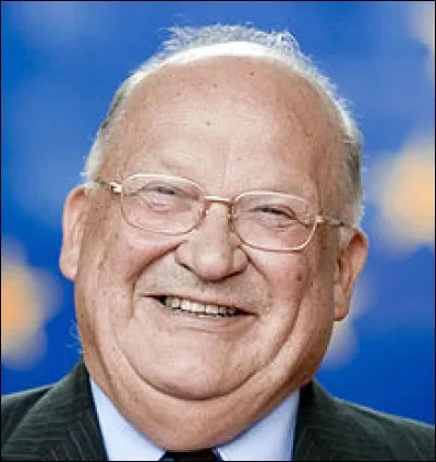 Membre de la famille politique qui a le plus souvent gouverné la Belgique, les chrétiens-démocrates flamands. Premier ministre de 1992 à 1999. Après la crise de 2008, il est devenu président du conseil d'administration du groupe Dexia. 
Qui est cet homme décédé à Quimper en 2014 ?