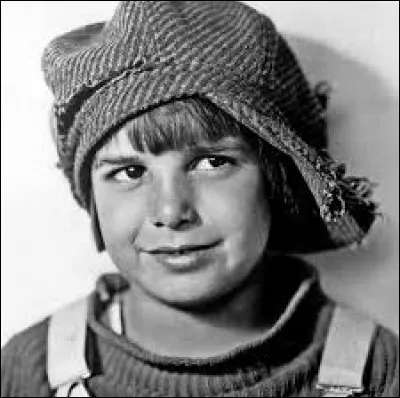 Dans quelle célèbre série télé des années 60, Jackie Coogan (l'enfant de The Kid) a-t-il tenu un rôle prépondérant ?