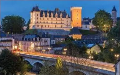 La ville de Pau se situe dans les Landes.