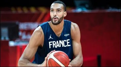 Qui est ce basketteur ?