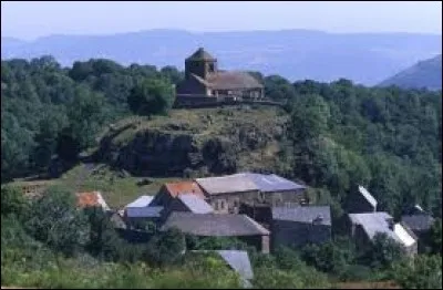 Nous sommes maintenant en Auvergne-Rhône-Alpes, à Dauzat-sur-Vodable. Nous nous trouvons dans le département ...