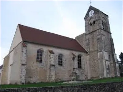 Vous avez sur cette image l'église Saint-Quentin de Domptin. Commune des Hauts-de-France, elle se situe dans le département ...