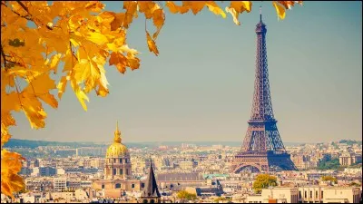 "Un Américain à Paris" est joué par Grace Kelly.