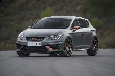 Cette compacte ib&eacute;rique b&eacute;n&eacute;ficie des meilleurs &eacute;l&eacute;ments d'un des plus grands groupes automobiles mondiaux. Quelle est cette voiture ?