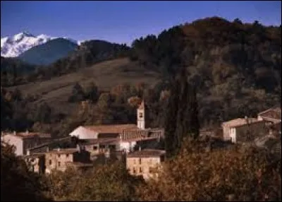 Nous terminons notre balade dans l'Aude, à Sougraigne. Nous sommes en région ...