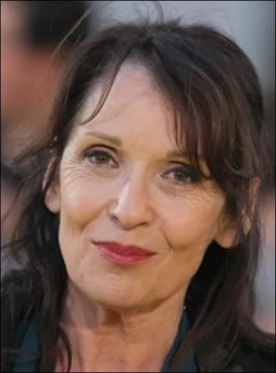 Dans combien de films et séries a joué Chantal Lauby ?