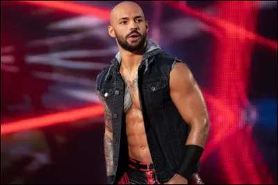 Au début de la chanson de Ricochet, des paroles sont dites. Quelles sont ces paroles ?