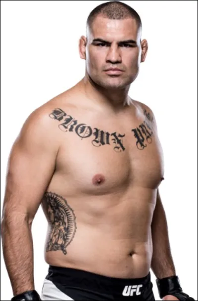 Cain Velasquez travaille dans quelle compagnie ?