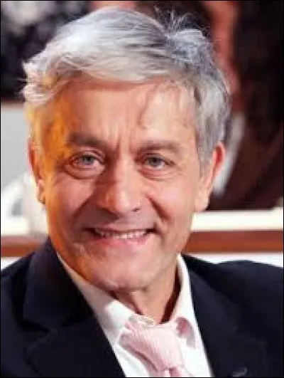 Il était Étienne dans "Conte d'automne" de Rohmer, le père de Clément dans "Pas son genre" de Lucas Belvaux et, récemment, il incarne le général de Boisdeffre dans "J'accuse" de Roman Polanski : c'est ...