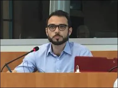 C'est le beau-fils de la précédente, il s'appelle _______ Uyttendaele.