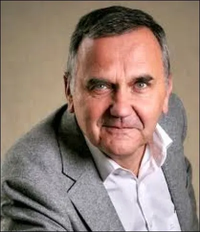 Il représente la troisième génération de politiciens au sein de sa famille. Son grand-père s'appelait Joseph Cerexhe, son père s'appelle Étienne Cerexhe mais lui, comment se prénomme-t-il ?