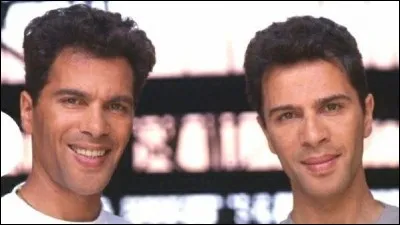 Sacrifice du culte de Mithra, dans lequel le pr&ecirc;tre se faisait arroser du sang du taureau immol&eacute; !