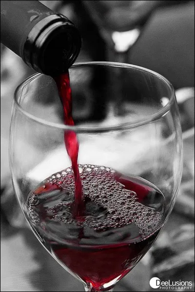 Et pour vous faire digérer cette question difficile, je vous offre un verre de Saint-Estèphe :