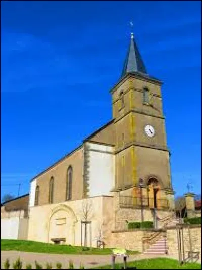 Vous avez sur cette image l'&eacute;glise de l'Exaltation-de-la-Sainte-Croix d'Erstroff. Village Mosellan, il se situe dans l'ancienne r&eacute;gion ...