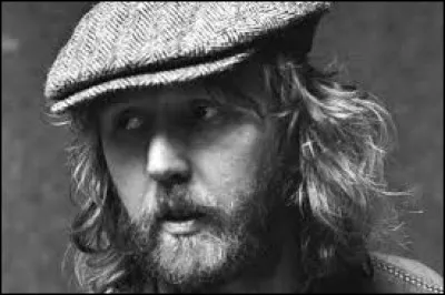 Harry Nilsson a repris ''Without You'' et en a fait un succès mondial. Quel groupe a chanté un titre ressemblant : ''With or Without You'' ?