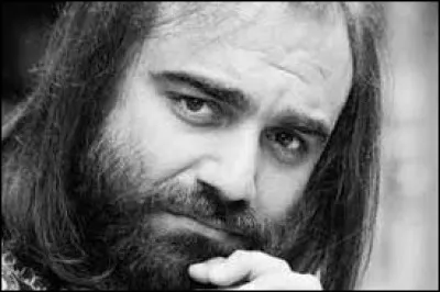 Demis Roussos a chanté ''We Shall Dance''. A priori, pour quelle danse ce chanteur serait-il le plus apte ?