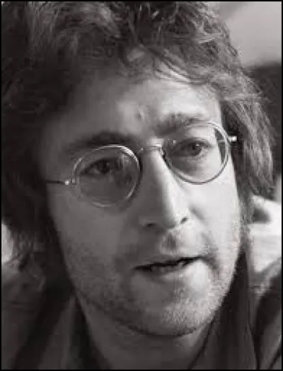 ''Jealous Guy'' est un titre de John Lennon. Sur quelle photo voit-on un élément architectural appelé ''jalousie'' ?