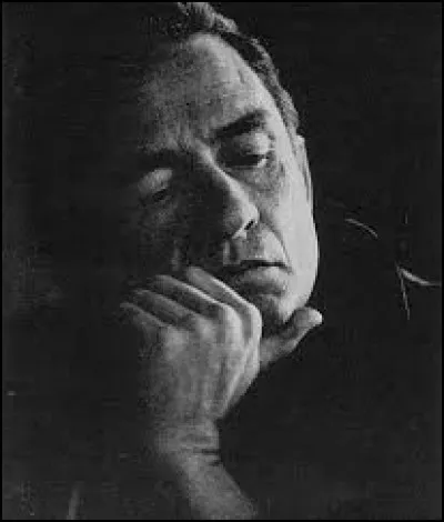 ''Man in Black'' est un titre de Johnny Cash. Quels acteurs avaient les premiers rôles dans ''Men in Black'' ?