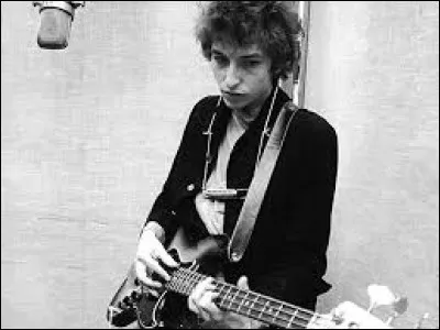 En mars 1962 paraît le premier album de Dylan (sans titre, connu sous le nom de Bob Dylan) composé principalement de reprises de chansons françaises.