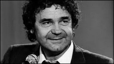 Pierre Perret conseillait aux enfants d'ouvrir ''La Cage aux oiseaux''. Sur quelle photo voit-on des oiseaux appelés inséparables ?