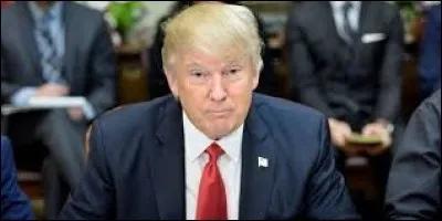 Lequel de ces rappeurs a viré un fan car il n'a pas dit "Fuck Donald Trump" ?