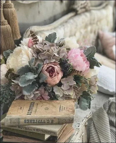 Qui est l'auteur de "L'Abbesse de Castro" ?