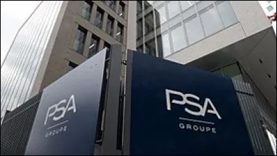 Environ combien de personnes travaillent au Groupe PSA ?