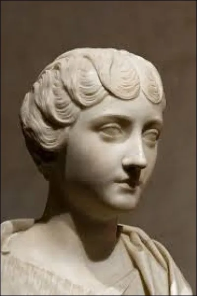 Qui était Faustine la Jeune ?