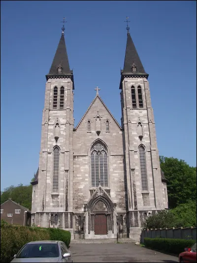 Pourquoi les fous vont-ils à l'église avec des boules Quies ?